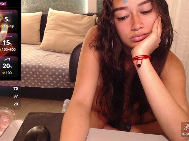 Miidnightt-Dessire live cam on BongaCams