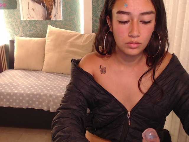Miidnightt-Dessire live cam on BongaCams