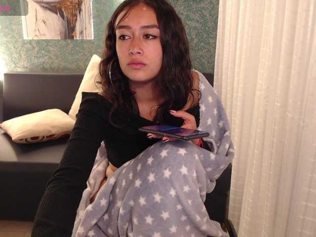 Miidnightt-Dessire live cam on BongaCams