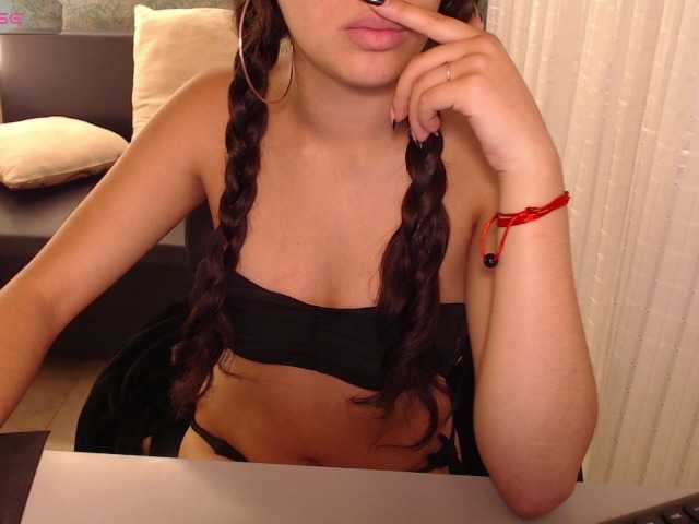 Miidnightt-Dessire live cam on BongaCams
