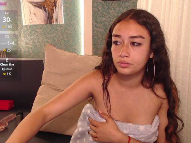 Miidnightt-Dessire, live now on BongaCams