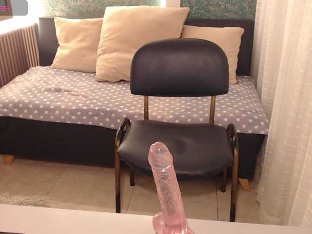 Miidnightt-Dessire live cam on BongaCams