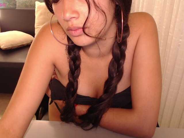 Miidnightt-Dessire live cam on BongaCams