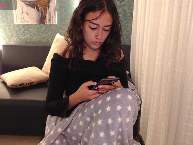 Miidnightt-Dessire live cam on BongaCams