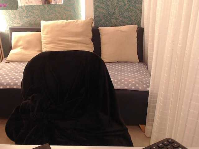 Miidnightt-Dessire live cam on BongaCams