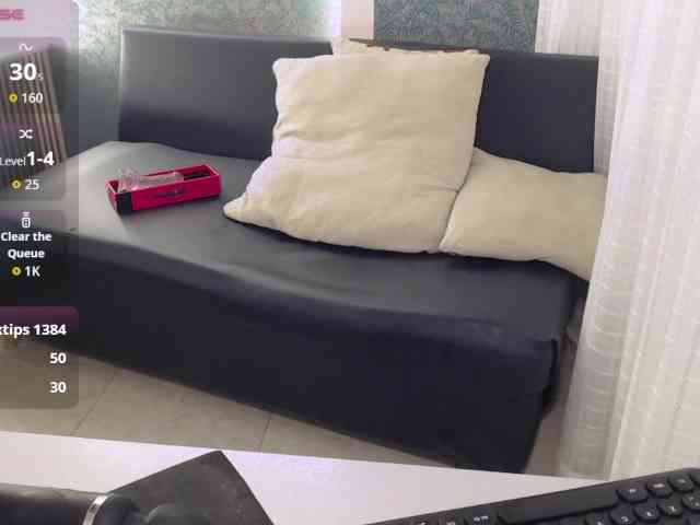 Miidnightt-Dessire webcam