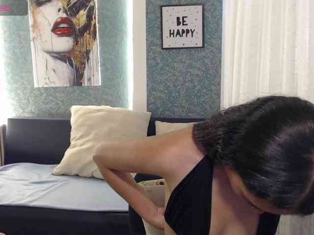 Miidnightt-Dessire webcam