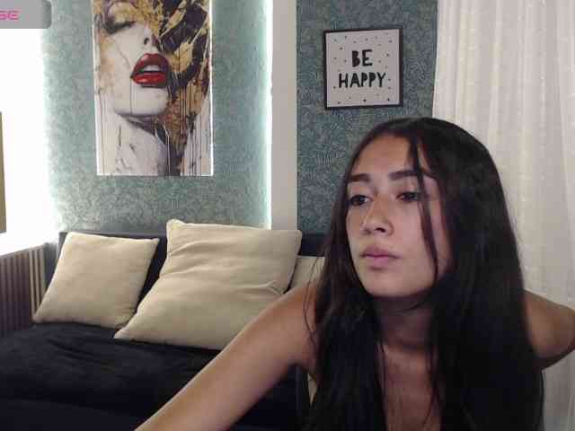 Miidnightt-Dessire webcam