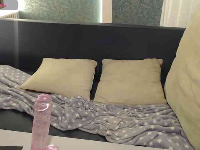 Miidnightt-Dessire webcam