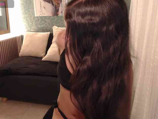 Miidnightt-Dessire webcam