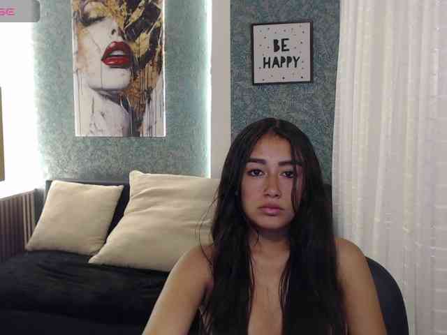 Miidnightt-Dessire webcam