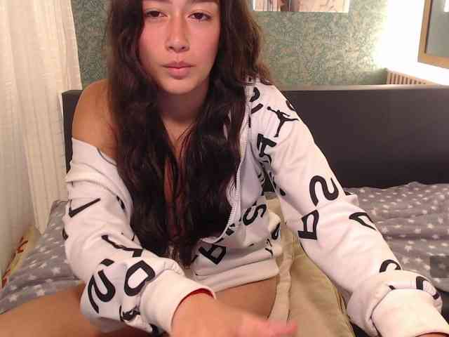 Miidnightt-Dessire