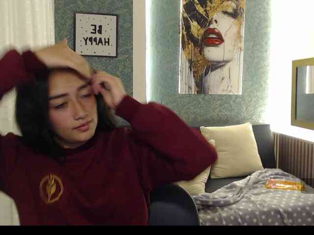 Miidnightt-Dessire webcam