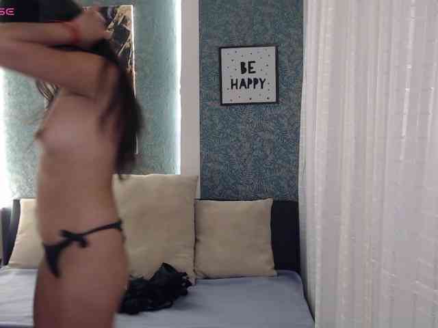 Miidnightt-Dessire webcam