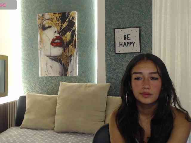 Miidnightt-Dessire webcam