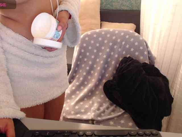 Miidnightt-Dessire webcam