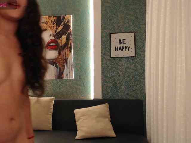 Miidnightt-Dessire webcam