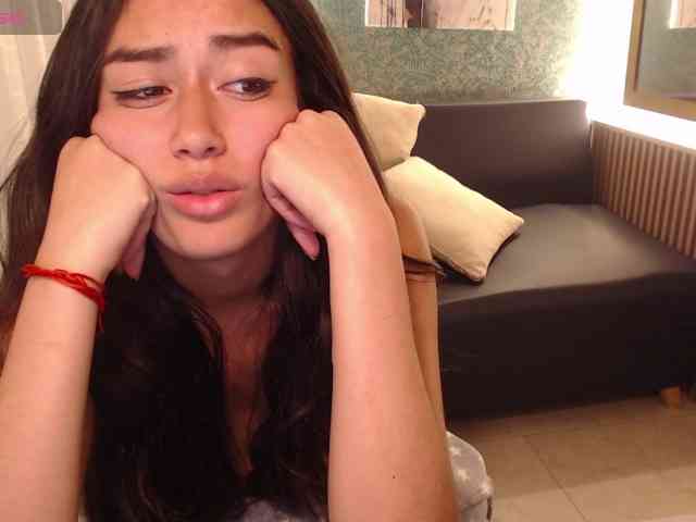 Miidnightt-Dessire webcam