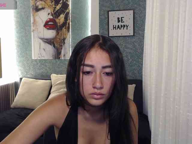 Miidnightt-Dessire webcam