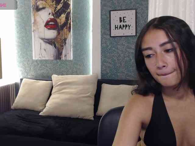 Miidnightt-Dessire webcam