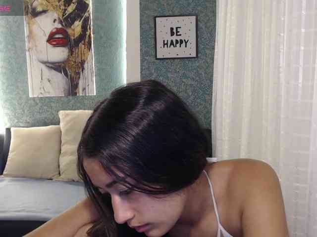 Miidnightt-Dessire webcam
