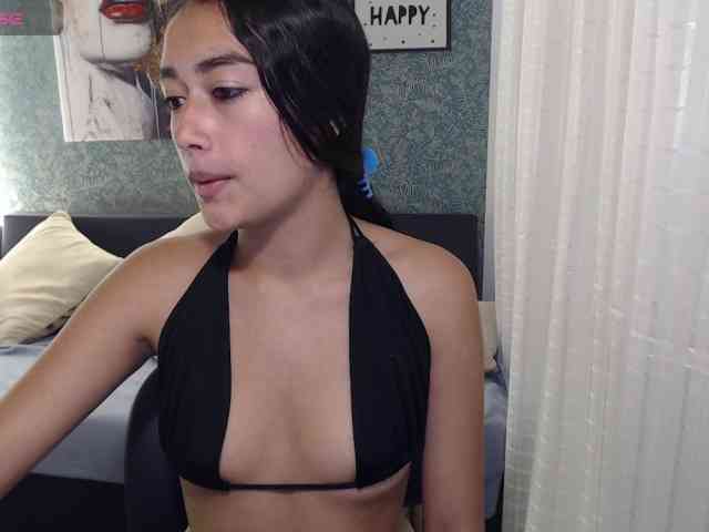 Miidnightt-Dessire webcam