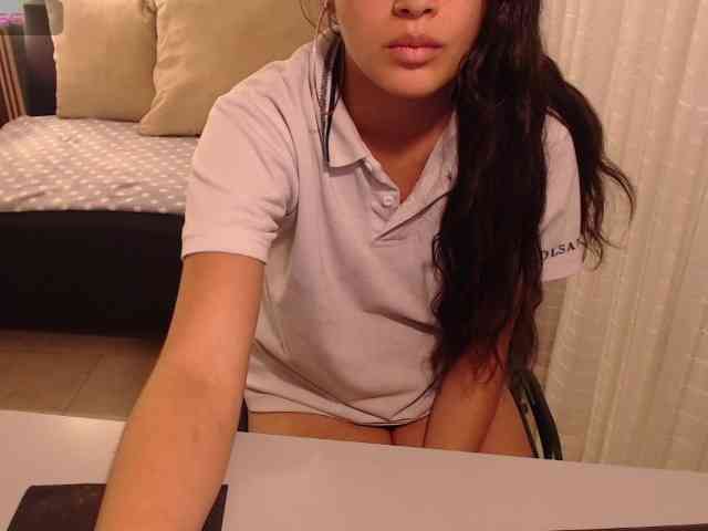 Miidnightt-Dessire webcam