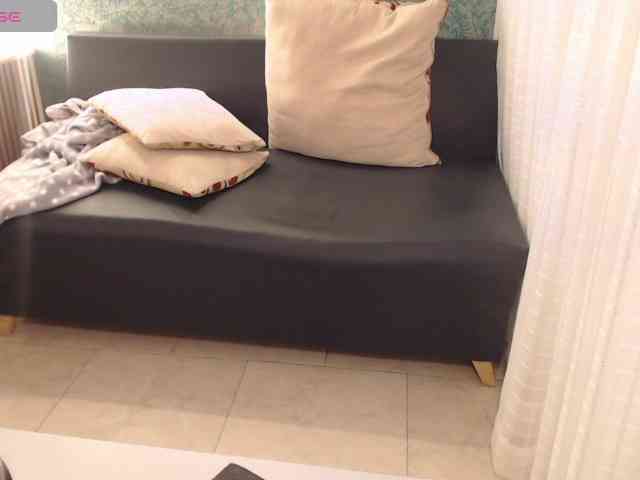 Miidnightt-Dessire webcam