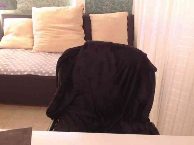 Miidnightt-Dessire webcam