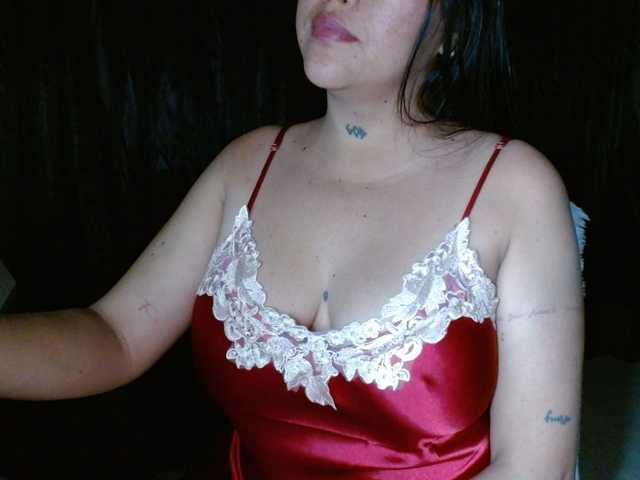 HELOOO1 live cam on BongaCams