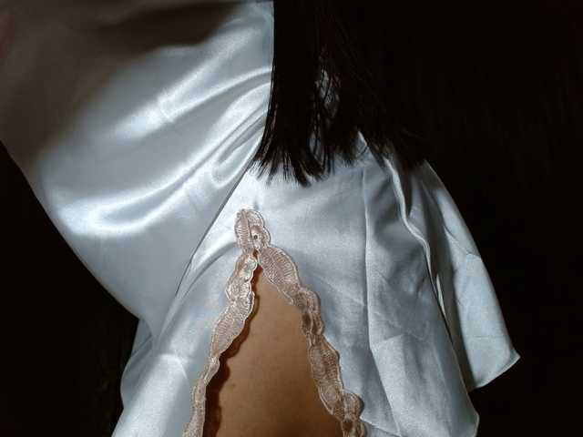 HELOOO1 live cam on BongaCams
