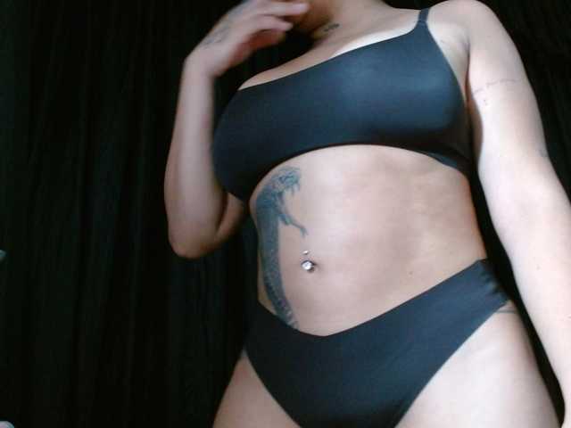 helooo1 live cam preview