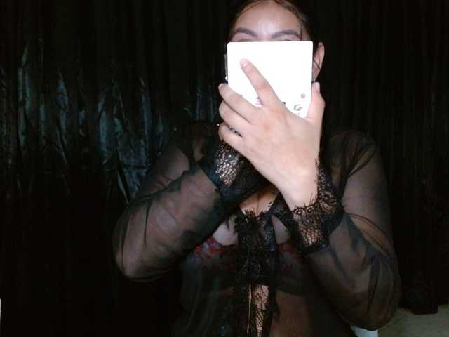 helooo1 live cam preview