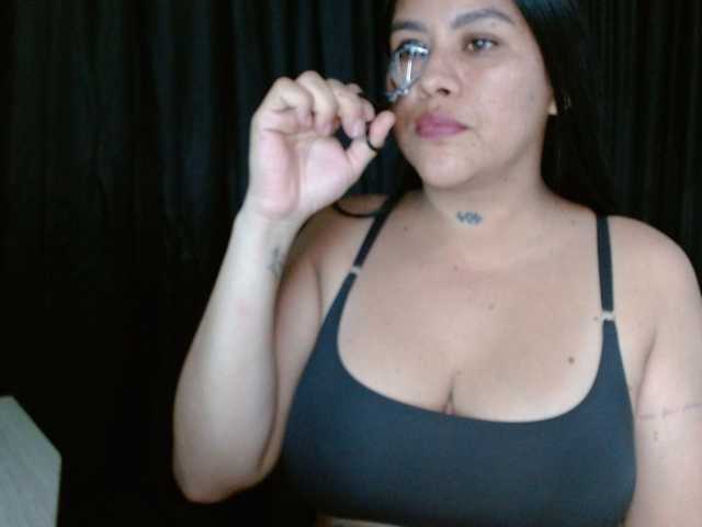 helooo1 live cam preview