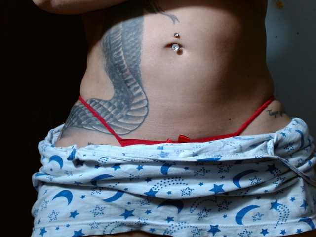 HELOOO1 live cam on BongaCams