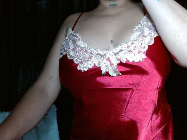 HELOOO1 live cam on BongaCams