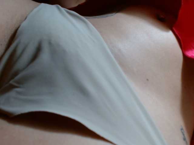 HELOOO1 live cam on BongaCams