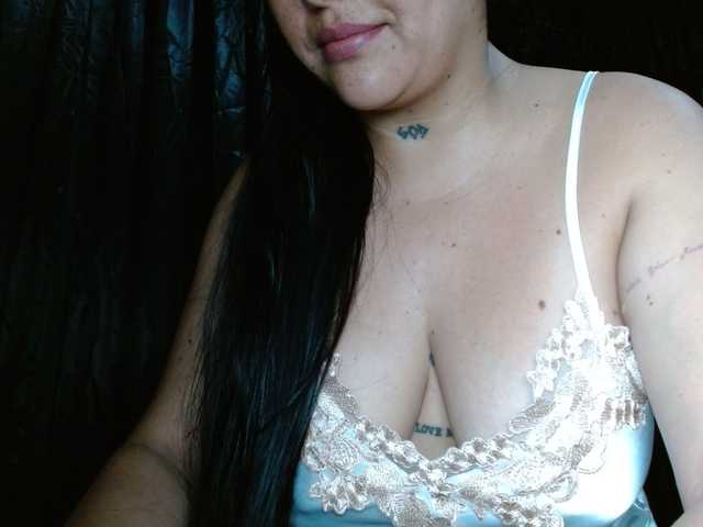 helooo1 live webcam show