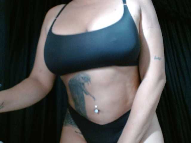 helooo1 live cam preview