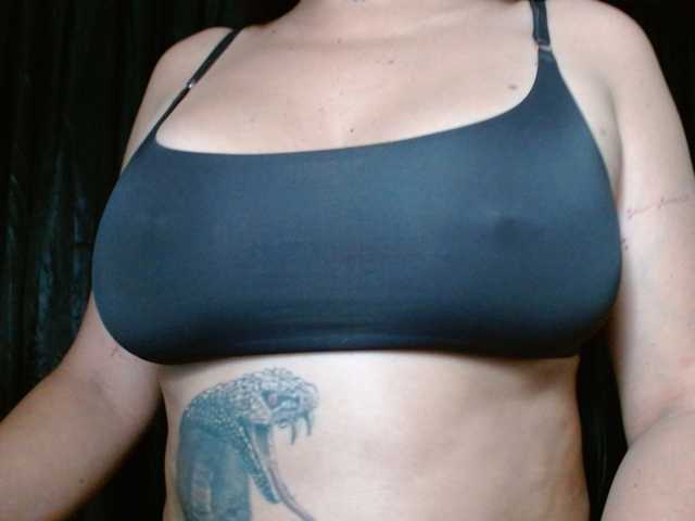helooo1 live cam preview