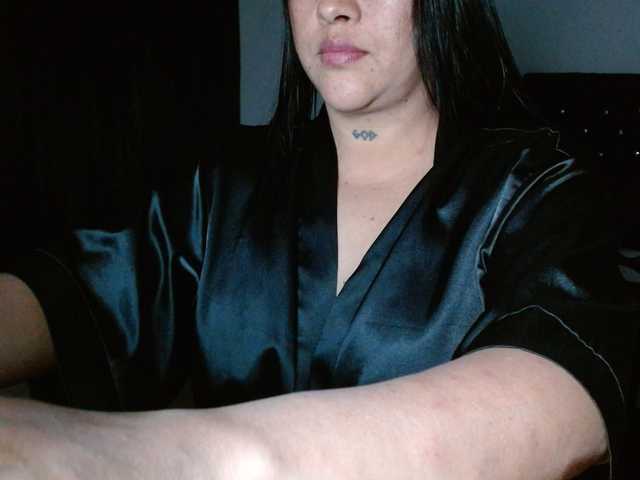 helooo1 live cam preview