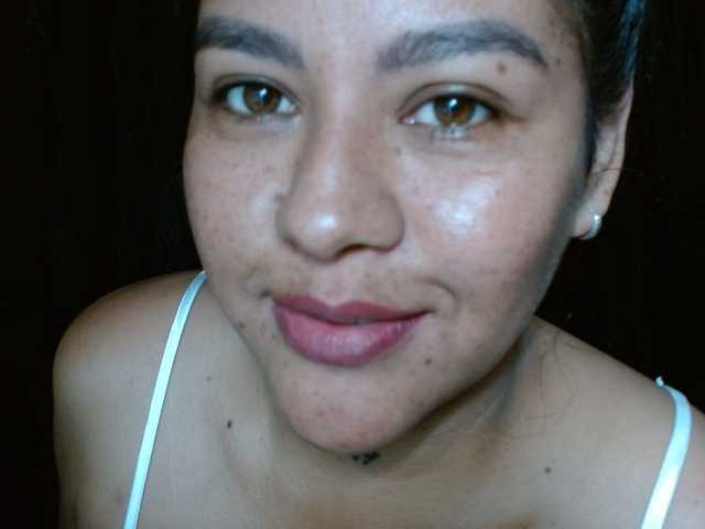 HELOOO1 live cam on BongaCams