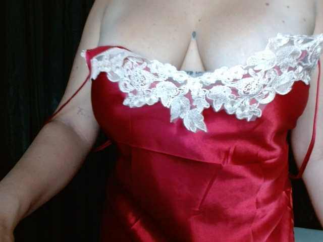 HELOOO1 live cam on BongaCams