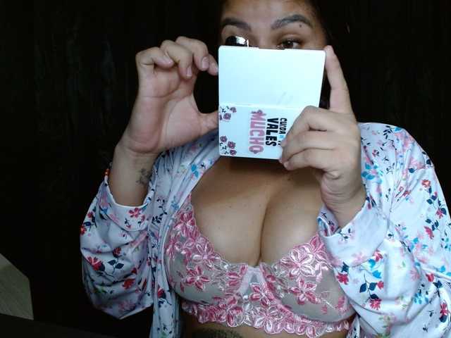helooo1 live webcam show