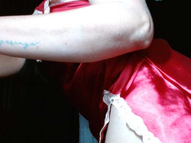 HELOOO1 live cam on BongaCams