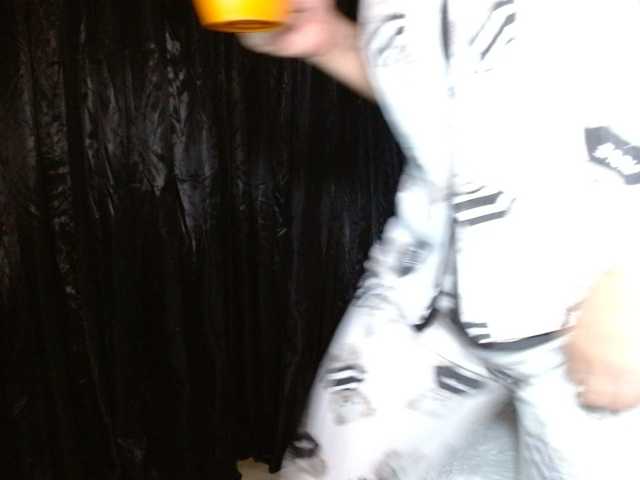helooo1 live cam preview