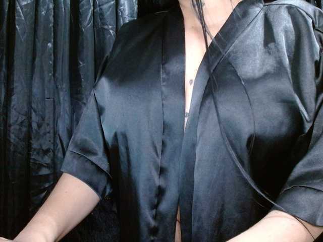 HELOOO1 live cam on BongaCams