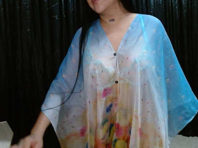 HELOOO1 live cam on BongaCams