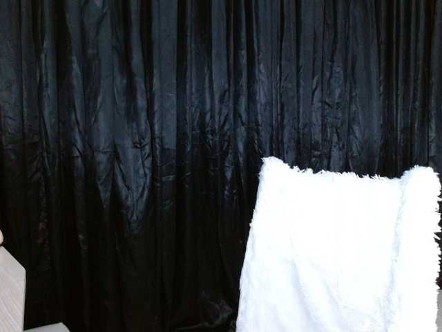 HELOOO1 live cam on BongaCams