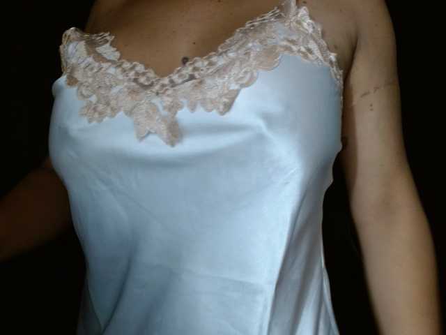 HELOOO1 live cam on BongaCams